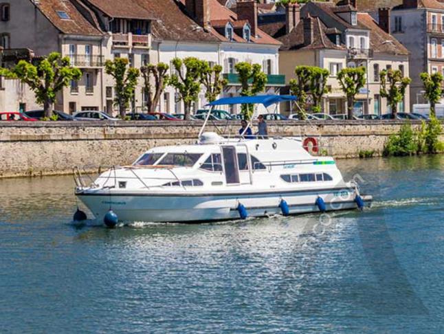 Hausboot Europa 400 Yachtcharter in Scey sur Saone