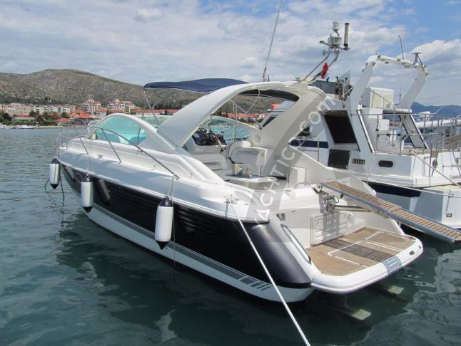 Yacht Fairline Targa 34 chartern in ACI Marina Trogir