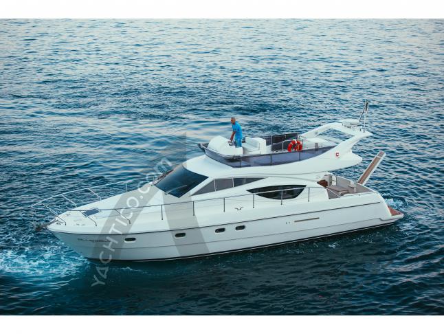 Yacht Ferretti 430 for charter in Split