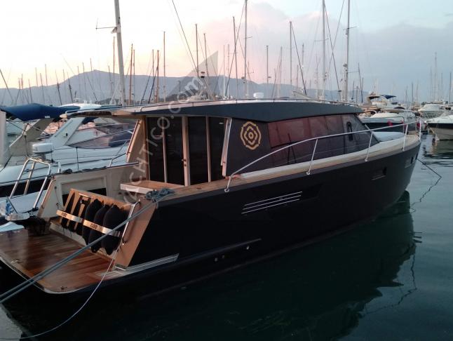 Motorboat Fjord 40 Cruiser available for charter in Gouvia