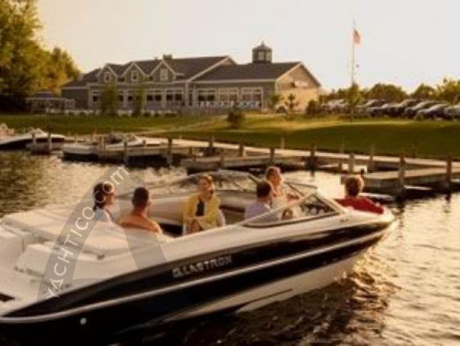 Motorboot Glastron 235 Yachtcharter in Cape Coral