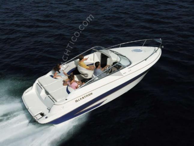 Motorboat Glastron GS 219 available for charter in Marina Dalmacija