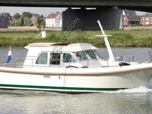 Yacht Grand Sturdy 29.9 Sedan available for charter in Fuerstenberg