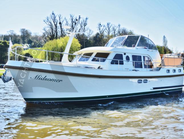 Motoryacht Grand Sturdy 36.9 AC chartern in Hobbs of Henley Werft