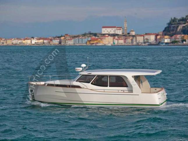 Yacht Greenline 33 Hybrid chartern in Sukosan Bibinje