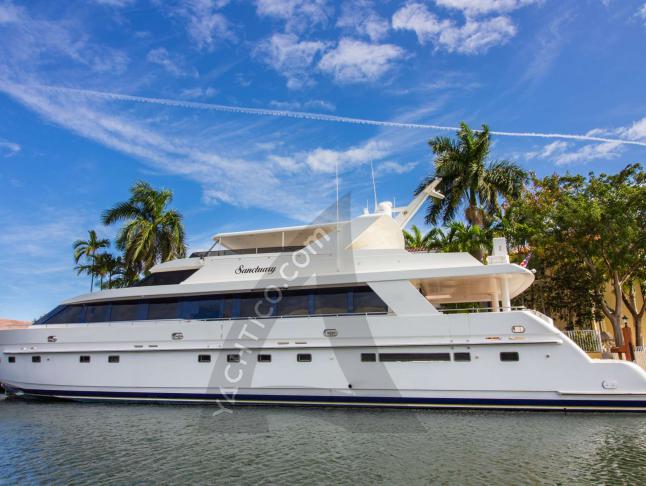 Yacht Hargrave 100 for hire in Miami Beach