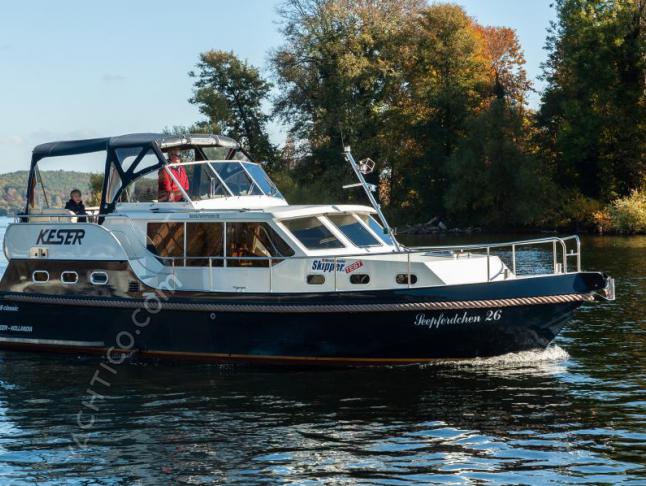 Houseboat Hollandia 38 Classic available for charter in Berlin City