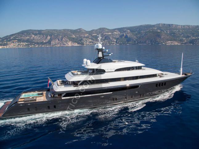 Yacht Icon 225 for hire in Saint Mandrier sur Mer
