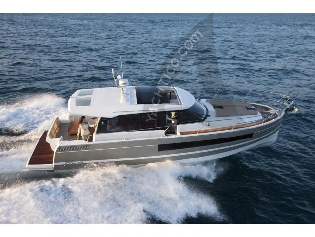 Motorboat Jeanneau NC 14 for rent in Sant Agata di Militello