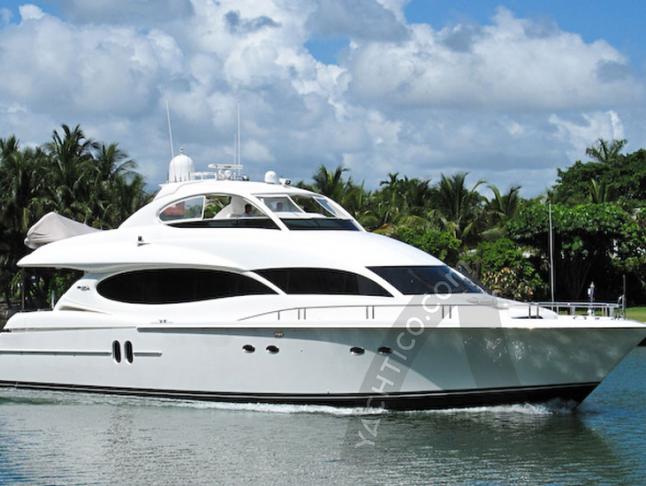 Lazzara 80 Luxury Yacht for charter in Miami (United States of America)