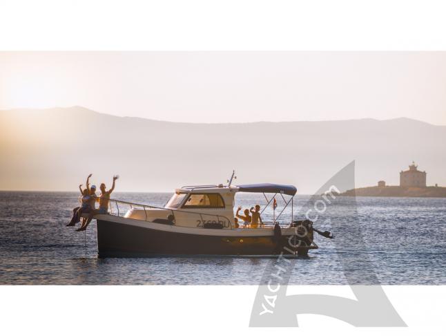 Motor yacht Leidi 660 available for charter in Pula