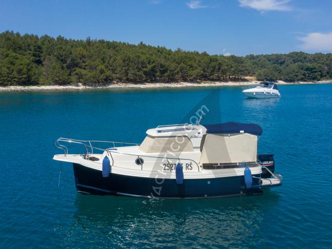 Motor yacht Leidi 660 available for charter in Marina Veruda