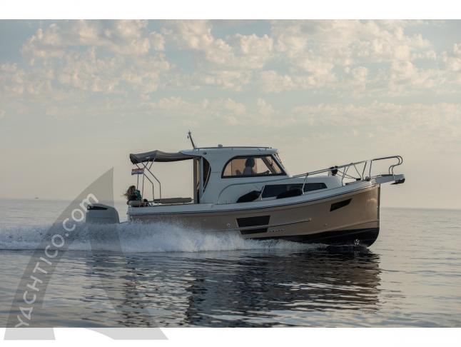 Yacht Leidi 800 chartern in Pula