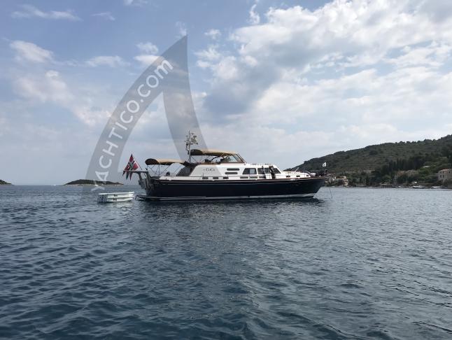 Yacht Little Harbor 60 for hire in Primosten