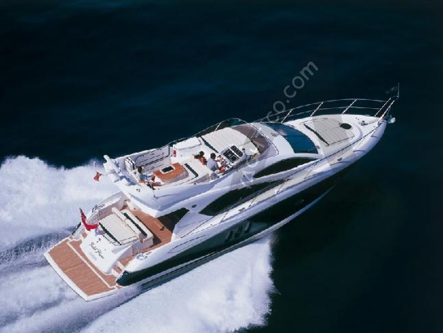 Motor yacht Manhattan 52 available for charter in Split