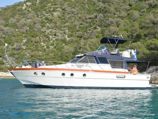 Motor yacht Martinica 42 TS available for charter in Isthmia