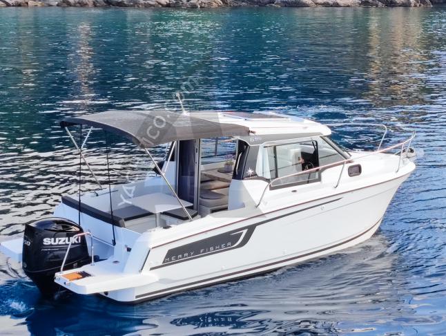 Motor yacht Merry Fisher 695 for hire in Icici