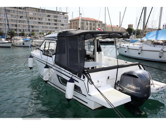 Yacht Merry Fisher 795 available for charter in Pula