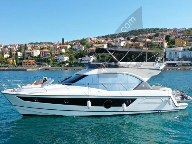 Yacht Monte Carlo 52 for rent in Seget