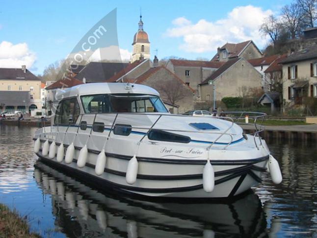 Houseboat Nicols 1310 for rent in Corbigny