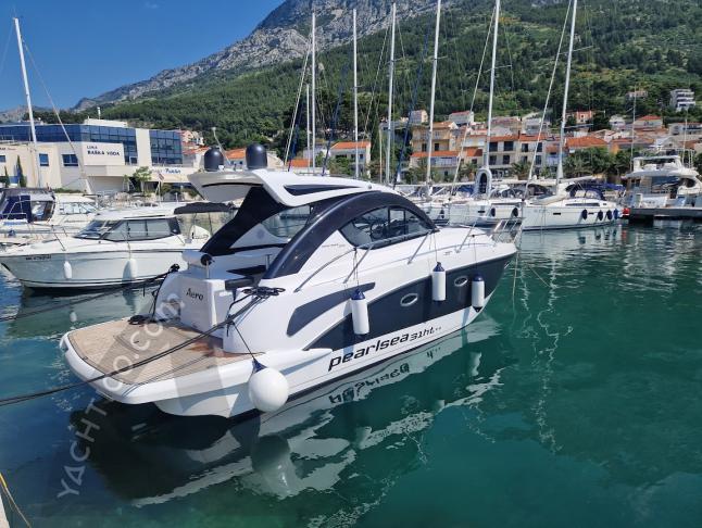 Motorboat Pearlsea 31 HT for rent in Baska Voda