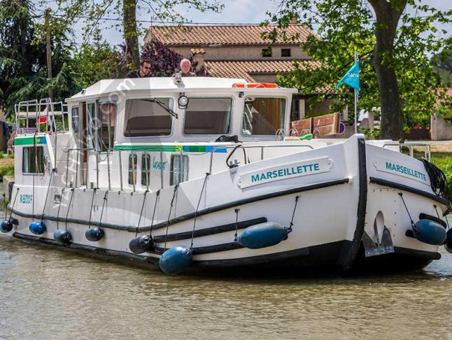 Houseboat Penichette 1400 for hire in Marina Babou