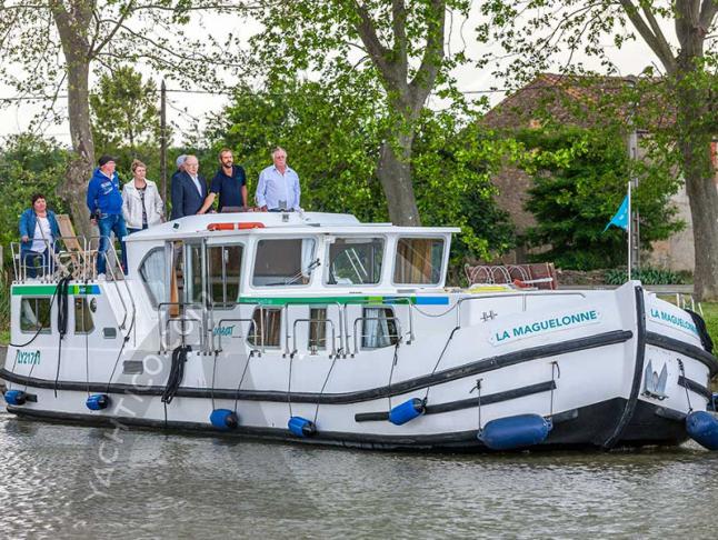 Houseboat Penichette 1500 FB for charter in Port Dompierre sur Besbre