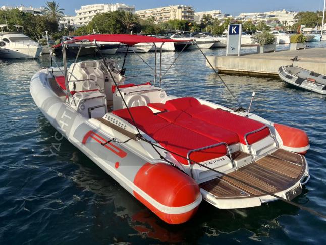 Motorboot Pirelli 1000 Yachtcharter in Ibiza Stadt