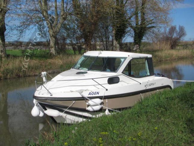 Houseboat Primo available for charter in Le Somail