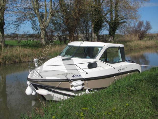 Houseboat Primo available for charter in Marina Luebz