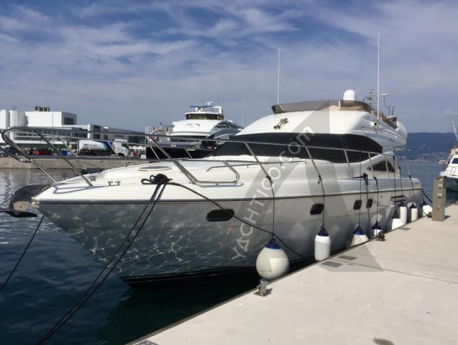 Motor yacht Princess 52 available for charter in Sibenik