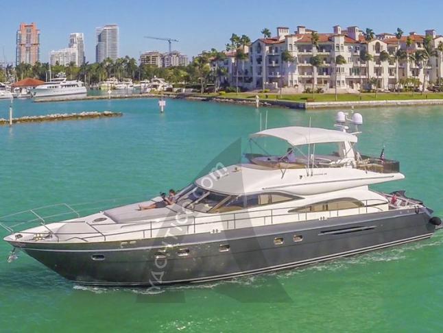 Yacht Princess 65 Fly for rent in Nassau