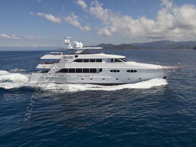 Motoryacht Richmond 138 Yachtcharter in Palm Cay Marina
