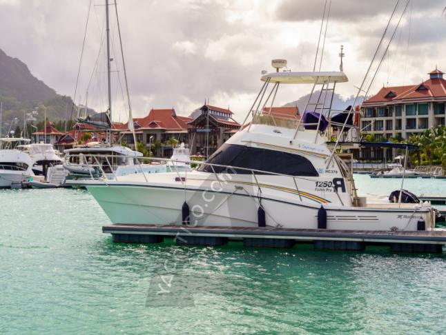 Yacht Rodman 1250 Fisher Pro for rent in Eden Island Resort