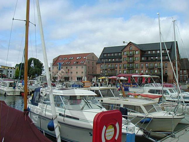 Motor yacht Saga 27 AC for charter in Boathouse Himmelpfort