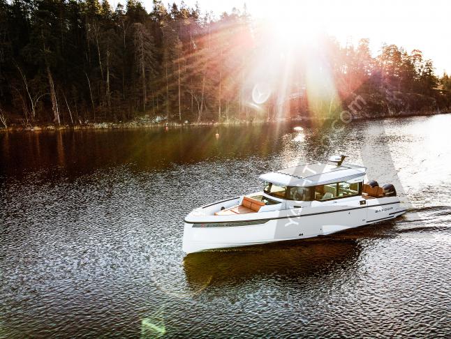 Motor yacht Saxdor 320 GTC available for charter in Opatija