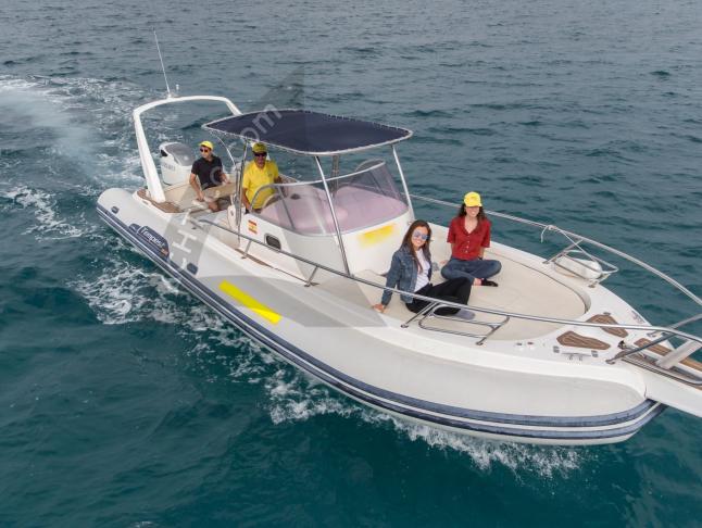 Motorboot Tempest 900 Yachtcharter in Palma