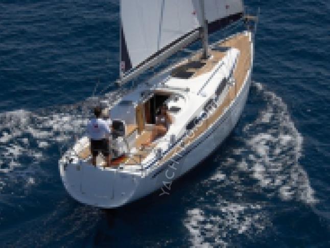 Sailboat Bavaria 31 Cruiser for rent in Marina Lauterbach