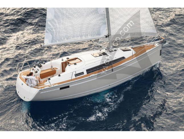 Segelyacht Bavaria 33 Cruiser Yachtcharter in Marina Kremik