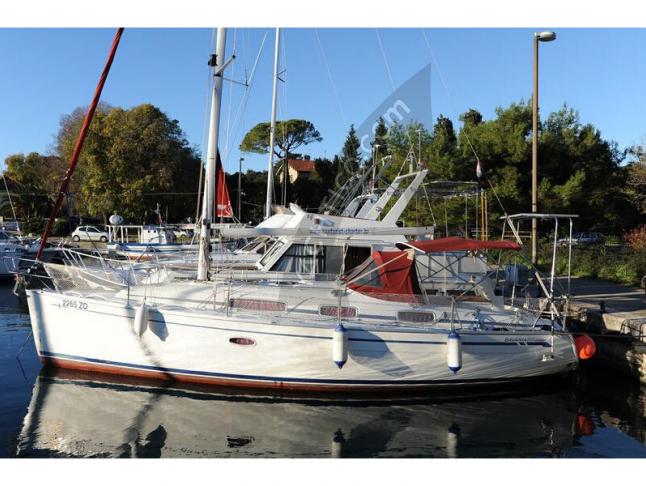 Yacht Bavaria 34 Cruiser for hire in Marina Zadar