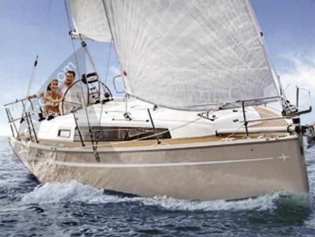 Yacht Bavaria 34 Cruiser available for charter in Marina Grossenbrode