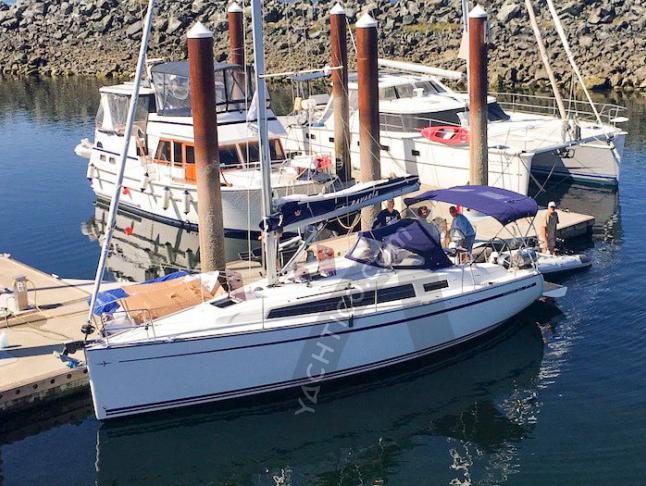 Yacht Bavaria 34 Cruiser available for charter in Powell River