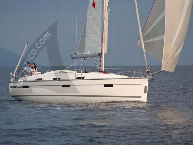 Sailing boat Bavaria 36 Cruiser for rent in Marina de Portimao