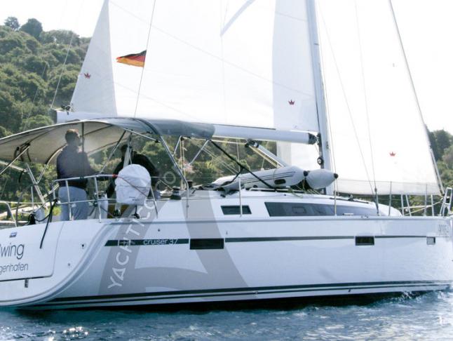 Yacht Bavaria 37 Cruiser for charter in Rogoznica