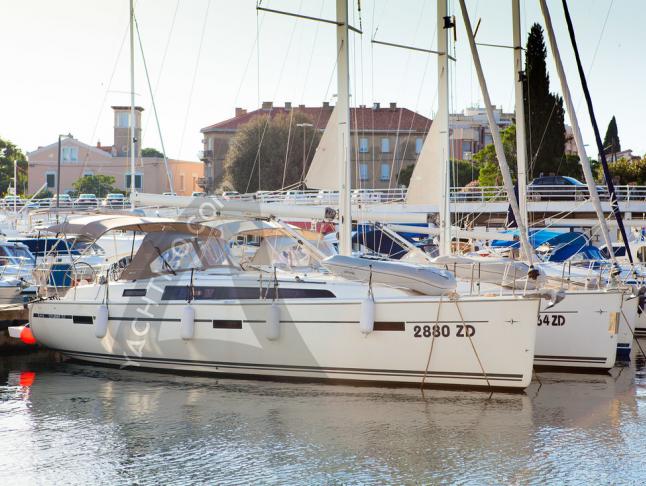 Yacht Bavaria 37 Cruiser for charter in Zadar