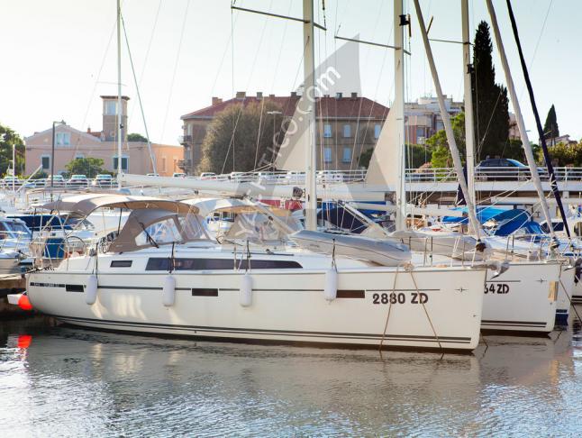 Segelyacht Bavaria 37 Cruiser Yachtcharter in Marina Tankerkomerc
