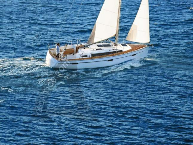 Sailing yacht Bavaria 37 Cruiser for hire in Lelystad