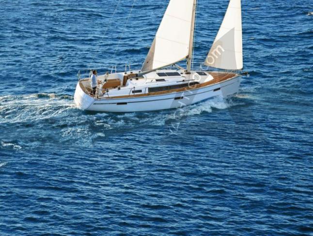Yacht Bavaria 37 Cruiser for hire in Saltsjobaden