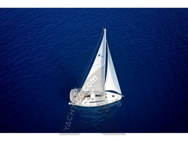 Yacht Bavaria 41 Cruiser for rent in Marina Hramina