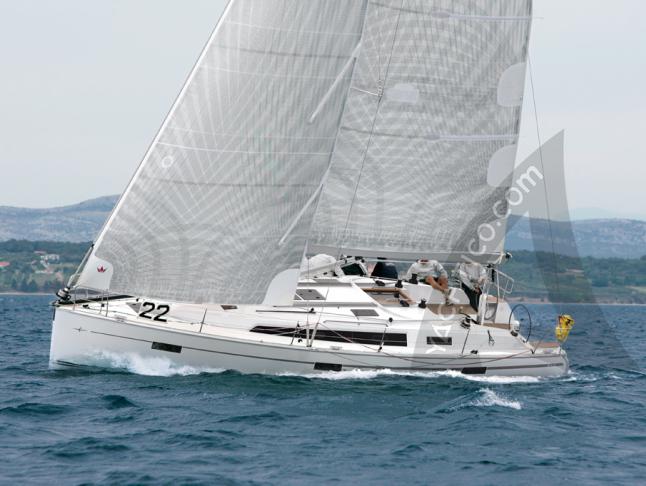 Sailboat Bavaria 41 Cruiser for rent in Murter